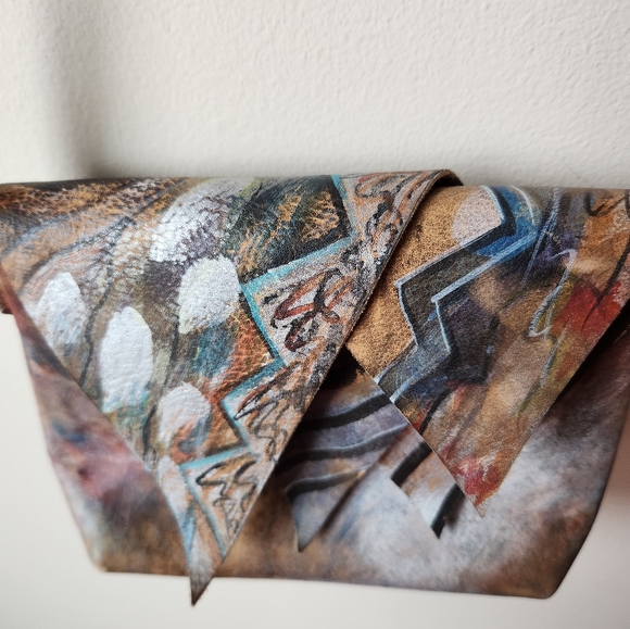 Jane Yoo Crossbody - Picture 6 of 9